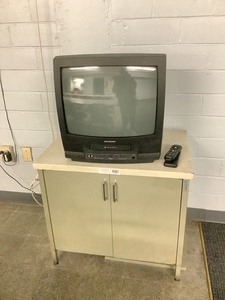 lot 5-606 image: Metal Cabinet