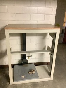 lot 5-614 image: Stand