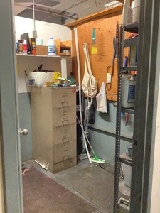 lot 7-580 image: Janitorial Supplies, etc