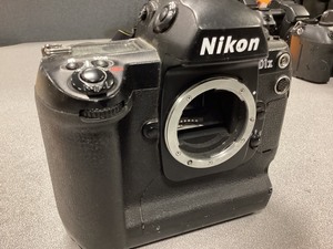 lot 9-251 image: Nikon D1X body