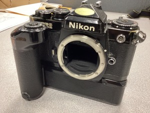 lot 9-253 image: Nikon FE2 body