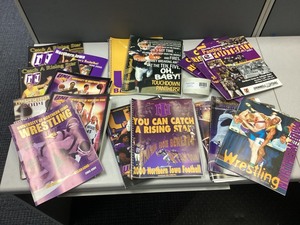 lot 2-676 image: Sports Yearbooks (UNI)