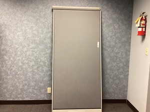 lot 5-381 image: Cubicle Wall Panel