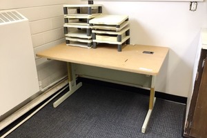 lot 5-314 image: Table