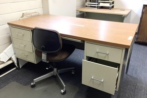 lot 5-317 image: Desk & Chair