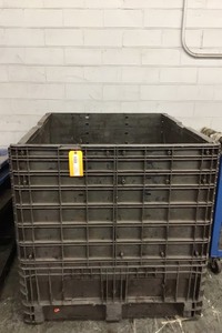 lot 6-701 image: Pallet Bin