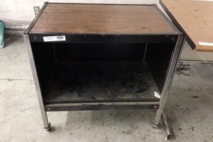 lot 5-711 image: Small Rolling Table