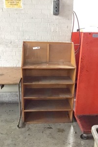 lot 8-712 image: Retail Display Cabinet
