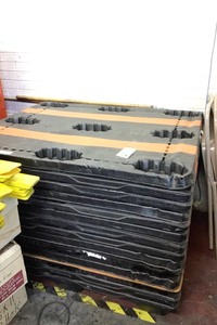 lot 6-720 image: Plastic Pallets