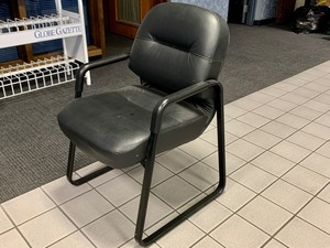 lot 5-278 image: Padded Black Office Chair