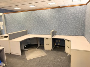 lot 5-021 image: Cubicle Desks