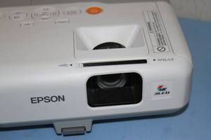 lot 25 image: Epson PowerLite 93 XGA Conference Room  Home Theater 2400-Lumen 3LCD Projector