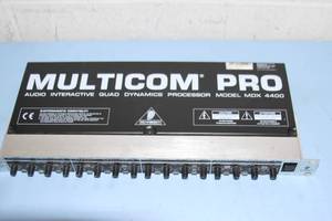 lot 70 image: Behringer MDX-4400 Interactive Reference-Class 4 Channel Pro Audio Compressor  Limiter  Peak Limiter