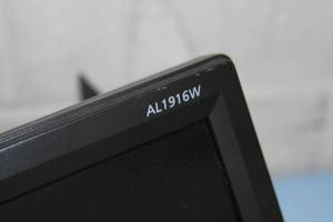 lot 76 image: Professional Equipment Adjustable LCD Monitor Rack Mount with Acer 19 AL1916W Widescreen Display