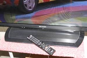 lot 1 image: Sharp 70 LC-70LE650U Aquos Full HD 1080p Smart LED Television  TV  Display w Table Stand & Remote Control