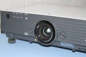 lot 85 image: Panasonic PT-D5500U 5000-Lumen Industrial-Grade Dual Lamp DLP XGA Large Venue Video Projector
