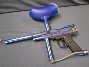 lot 60 image: Pirania Paintball Gun