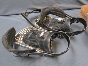 lot 72 image: Snowboarding