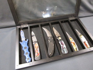 lot 107 image: Knives