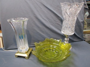 lot 389 image: Art Glass Bowl, Vase, Lamp