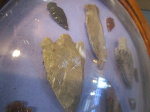 lot 33 image: Arrowheads