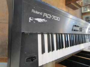 lot 12 image: Roland Keyboard