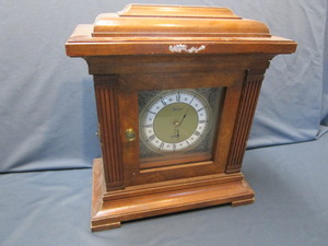 lot 13 image: Mantle Clock