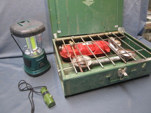 lot 16 image: Campstove, Whistle