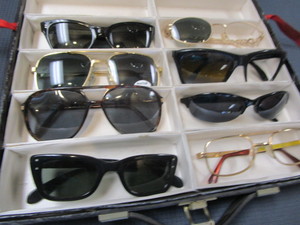 lot 28 image: Sunglasses