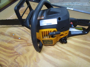 lot 253 image: Poulan Chainsaw