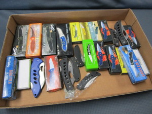 lot 220 image: Knives