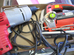 lot 236 image: Milw Screw Gun, B&D Jig, Sander