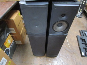 lot 371 image: Infinity Speakers