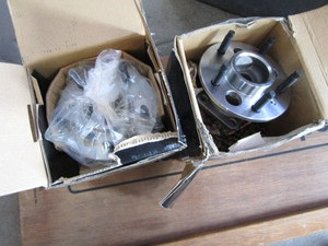 lot 243 image: Hub Bearings OEM
