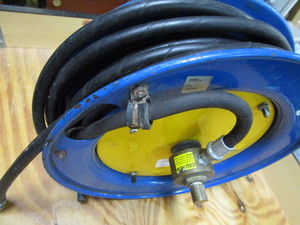 lot 265 image: Air Hose & Retractable Reel