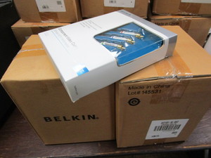 lot 327 image: New Video Cables