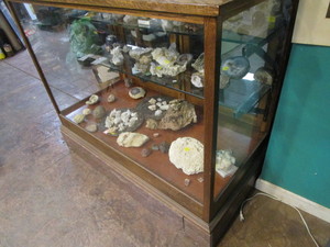 lot 1 image: Antique Showcase