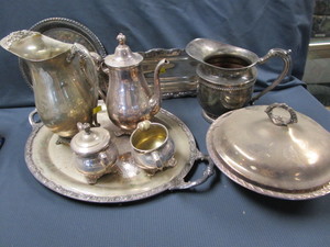 lot 429 image: Silver-Plate Pieces