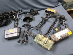 lot 436 image: Quivers