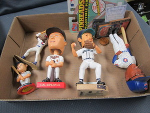 lot 433 image: Baseball Nodders