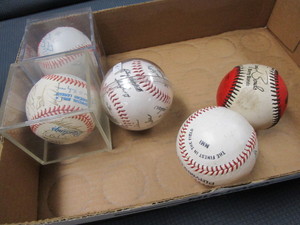 lot 434 image: Baseballs