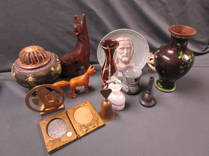 lot 445 image: Set Abouts