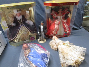 lot 449 image: Holiday Barbies
