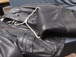 lot 457 image: Leather Pants & Jacket