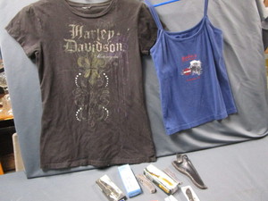 lot 463 image: HD T Shirt, Knives
