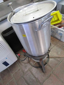 lot 480 image: Turkey Fryer