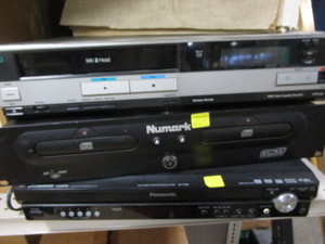lot 528 image: VCR, Disc Players