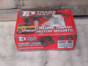 lot 14 image: Trans Dapt 4505 - Universal Street Rod Motor Mount - Biscuit Style - Weld In Design - 24 in.-30 in. Frame Widths