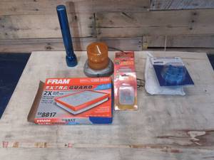 lot 15 image: Maxie Fuse set 51483 x 3Safety roof lightSierra tune up kit 18-5283MaglightFram filter ca8817