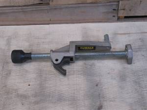 lot 24 image: Dewalt Quick Release Clamp